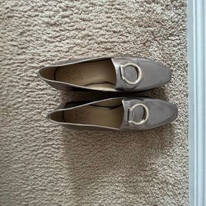 NATURALIZER VERY ELEGANT LOAFERS.